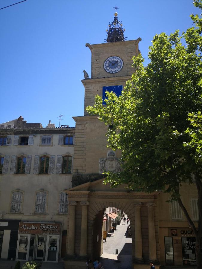 Grand Hotel De La Poste Σαλόν-ντε-Προβάνς Εξωτερικό φωτογραφία